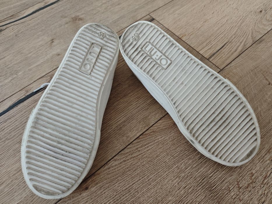 Białe tenisówki r.35