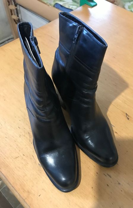Напів чоботи 39-40р натуральна шкіра Італія
