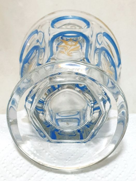 Raro antigo copo do Sec. XIX em cristal policromado