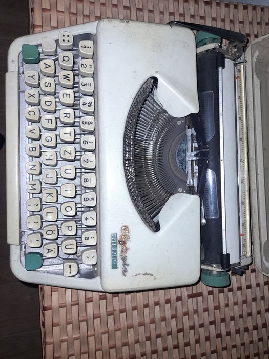 máquina de escrever antiga