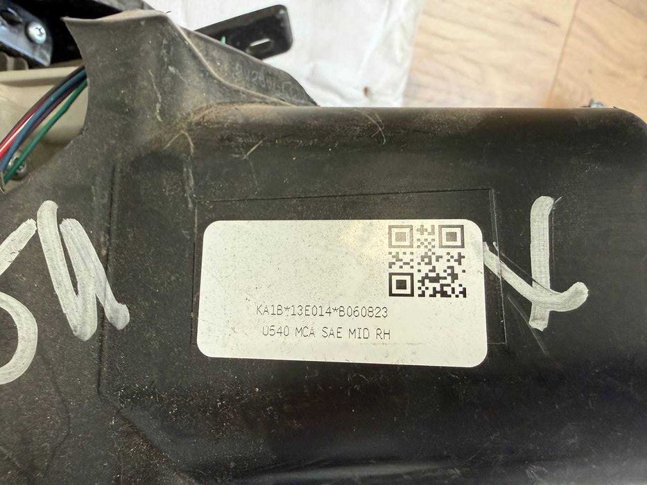 Фара права на запчастини Lincoln Nautilus 2019-2023