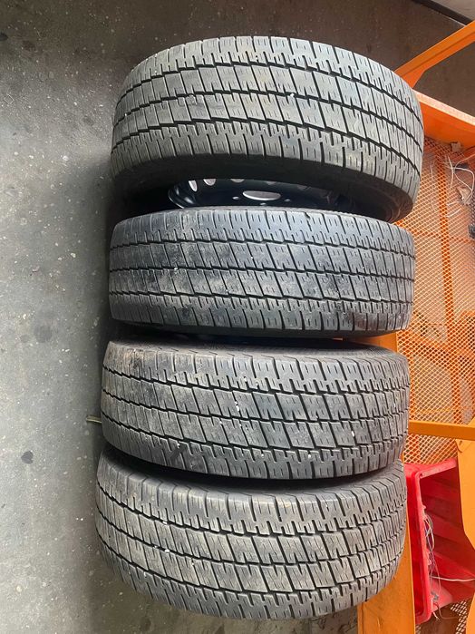 Renault Master  Koła 16 Opony 8 i 7 mm Barum Całoroczne 23r