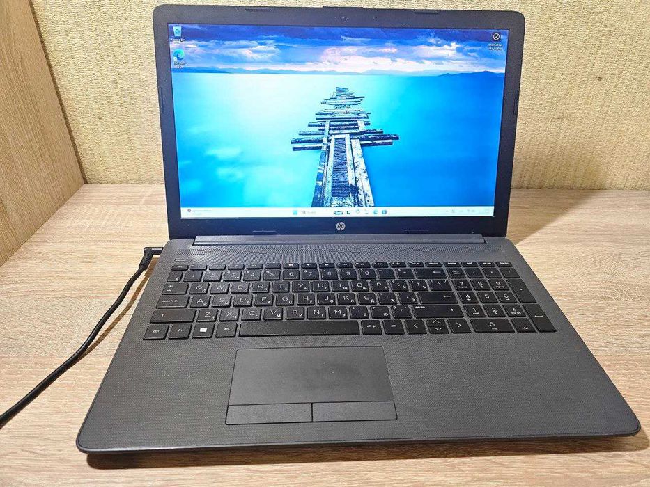 Ноутбук HP 250 G7 (i3-7020U, 8GB, 120GB SSD) Windows 11