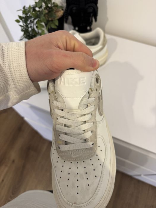 Nike Air Force 1 Luxe