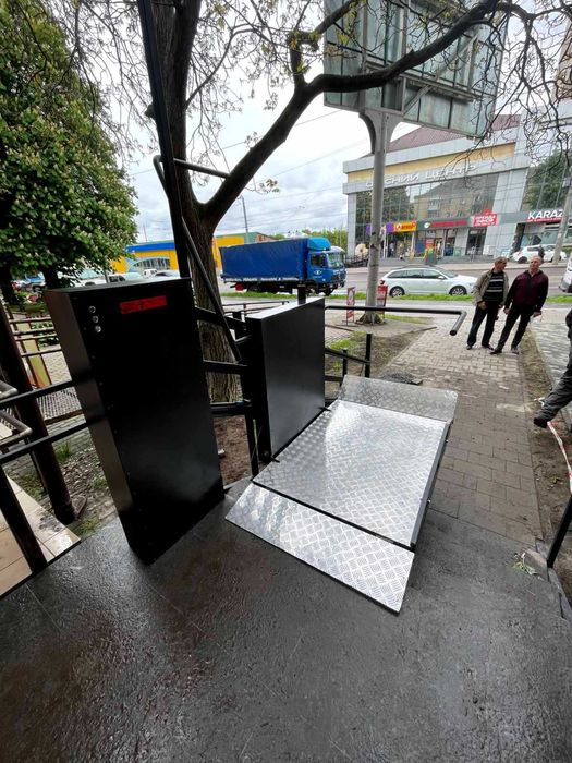 Похилий підйомник для маломобільних груп населення