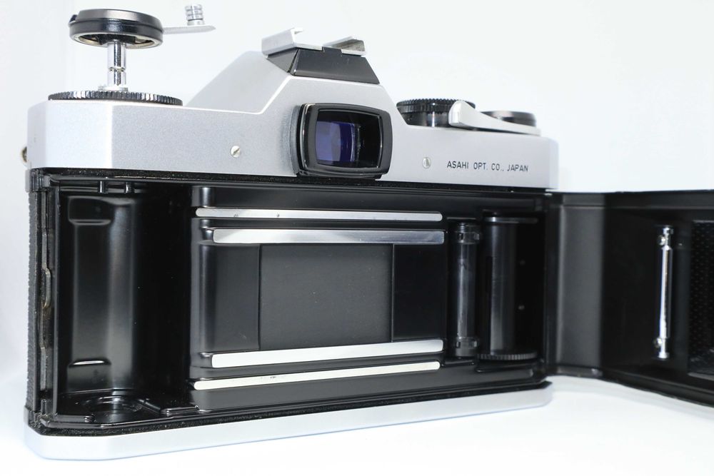 SLR Pentax Spotmatic SPII + Super-Multi-Coated Takumar 55mm 1.8