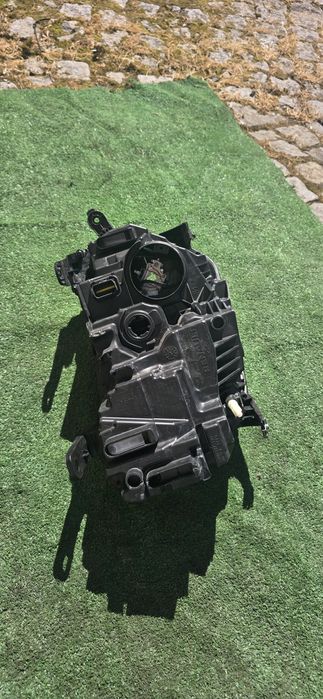 Farol Ótica Esquerda Dacia Duster 2 Facelift LED (2021-2024) - Original