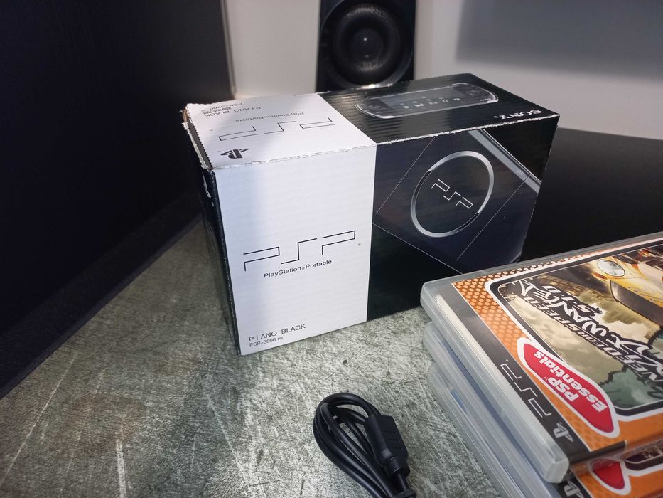 PSP 3004 "Black Piano" - 38 Jogos+MicroSD 32gb+Carregador USB+Bateria