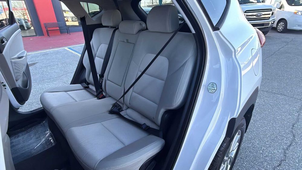 Hyundai Tucson SE      2017