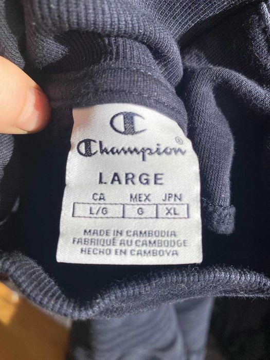 Кофта Champion з лампасами.