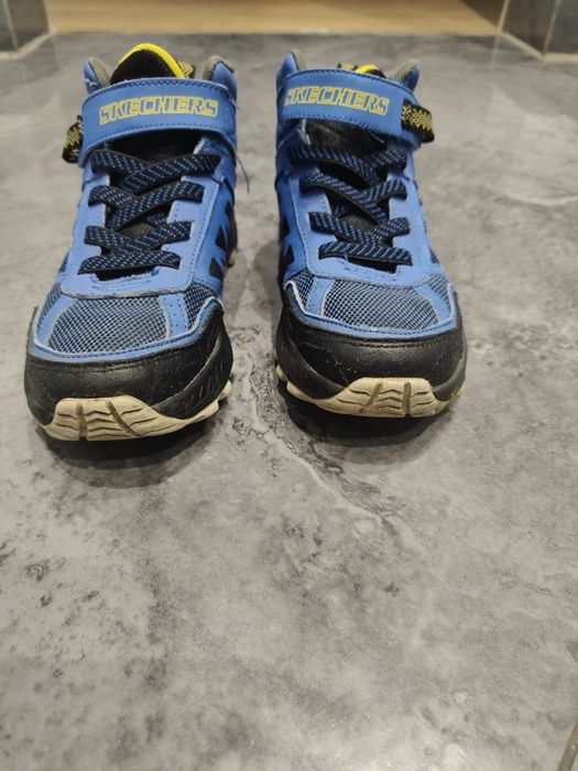 Skechers 33 dla chłopca nieprzemakalne, wysokie adidasy