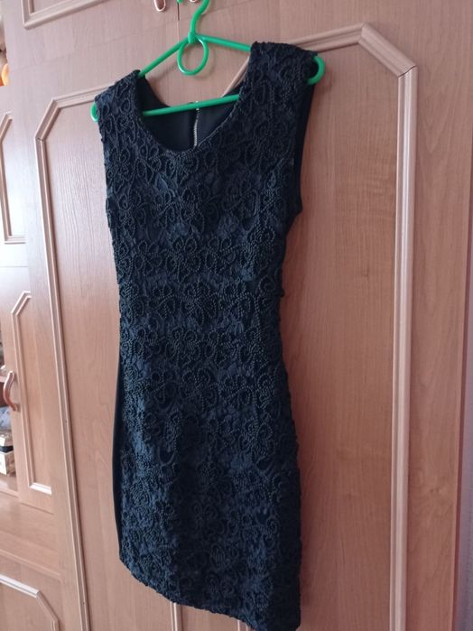 Красиве чорне плаття