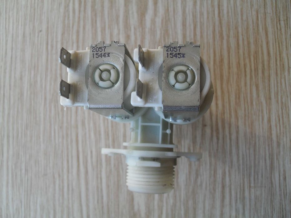 Клапан стиральной машины ARISTON.
