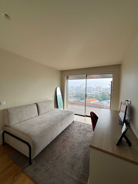 Vendo SOFÁ CAMA NOVO muito Prático flexível e Ajustável ao dia a dia