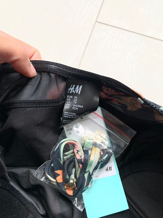 Шикарний скульптуруючий купальник щільний H&M , топ якість XS