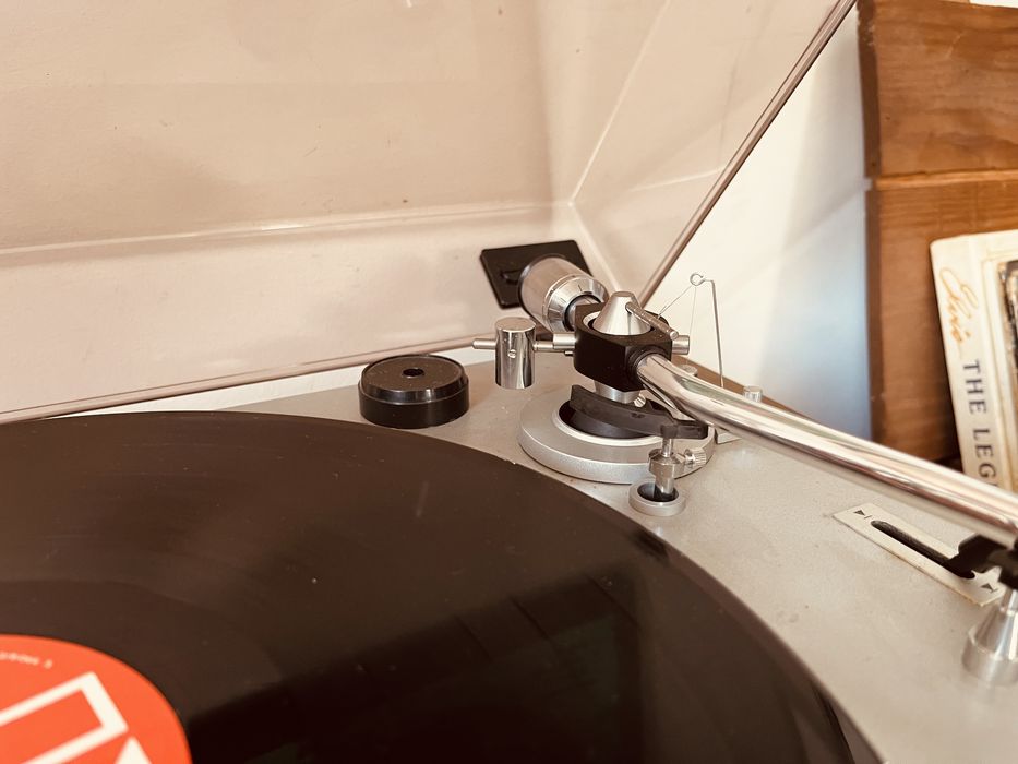 Gira discos Yamaha YP-701