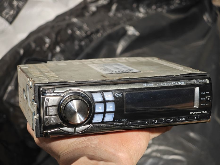 Alpine cda  9885