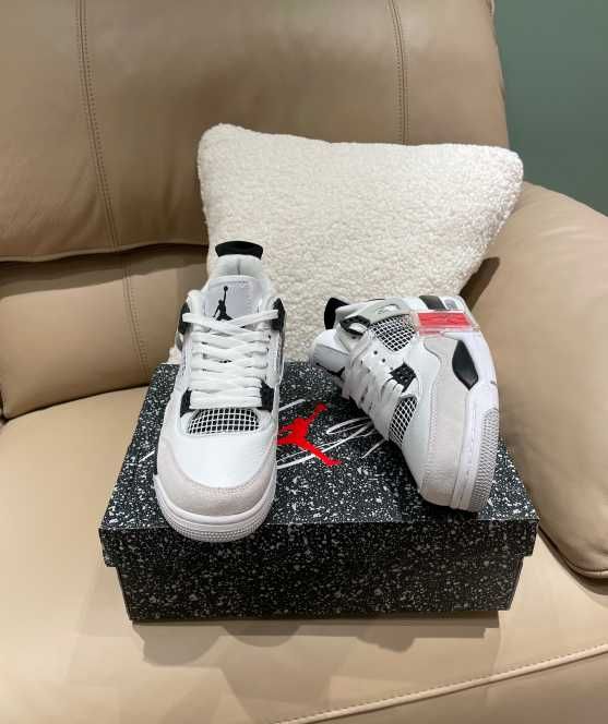 Air Jordan 4 Retro Military Black R.42