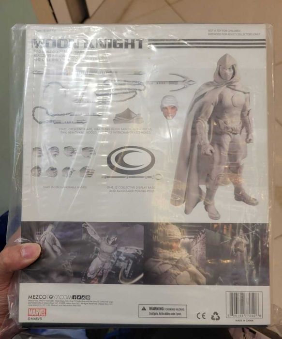 Figura Mezco 1/12 Moon Knight