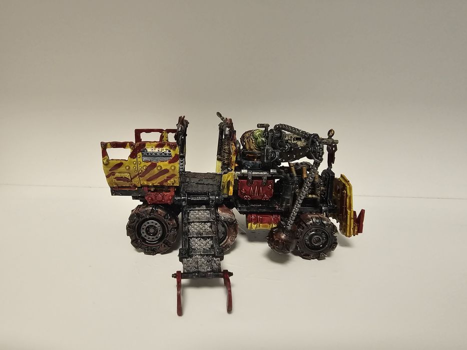 Ork Trukk Warhamer 40k (całkowicie pomalowany)