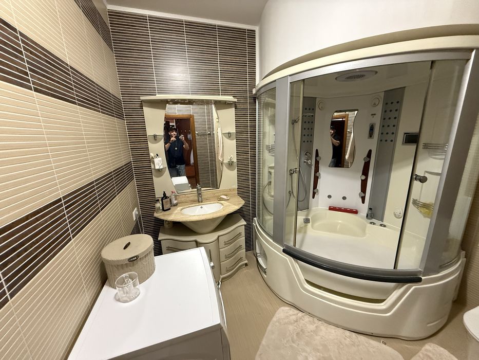 Четырехкомнатная квартира в коттедже на СухомФонтане.Гараж.Автономка.