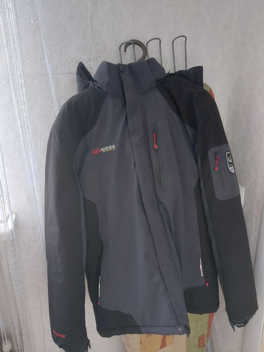 Зимова чоловіча куртка . XL