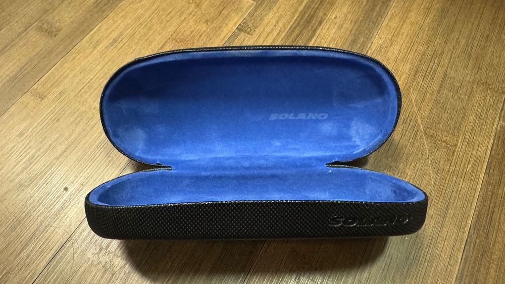 Twarde etui na okulary Solano