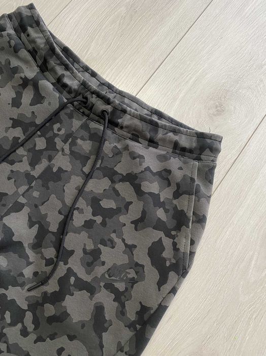 NIKE Tech Fleece r.M oryginalne spodnie sportowe męskie