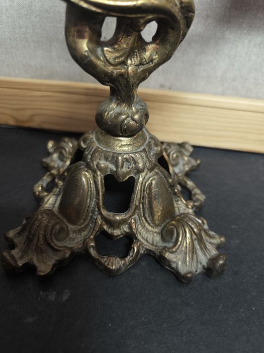 Par de candelabro Dourados e Prateados
Elegantes candelabro de 3 fogos