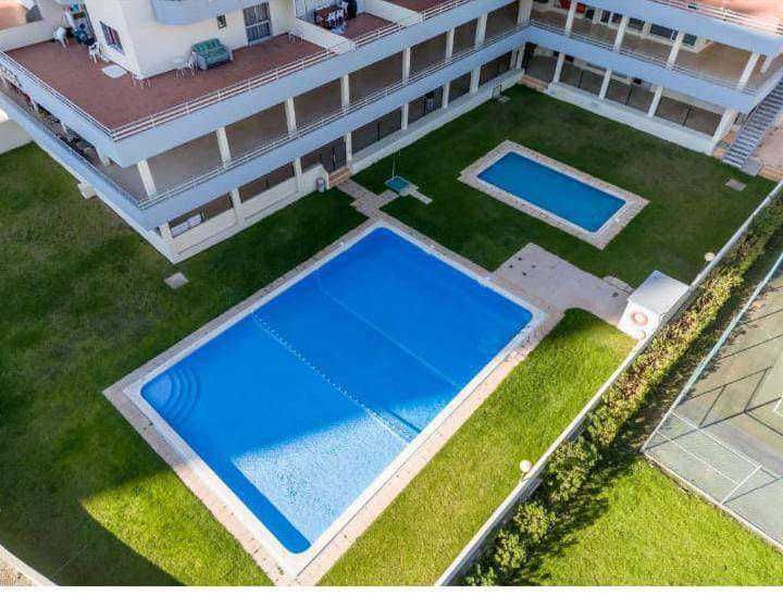 OPORTUNIDADE Julho - T2 praia da rocha com piscina a 5 min a pé do areal