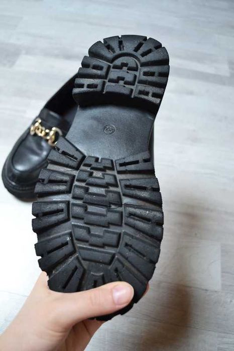 Czarne buty mokasyny na platformie loafersy oksfordy 39 creepersy