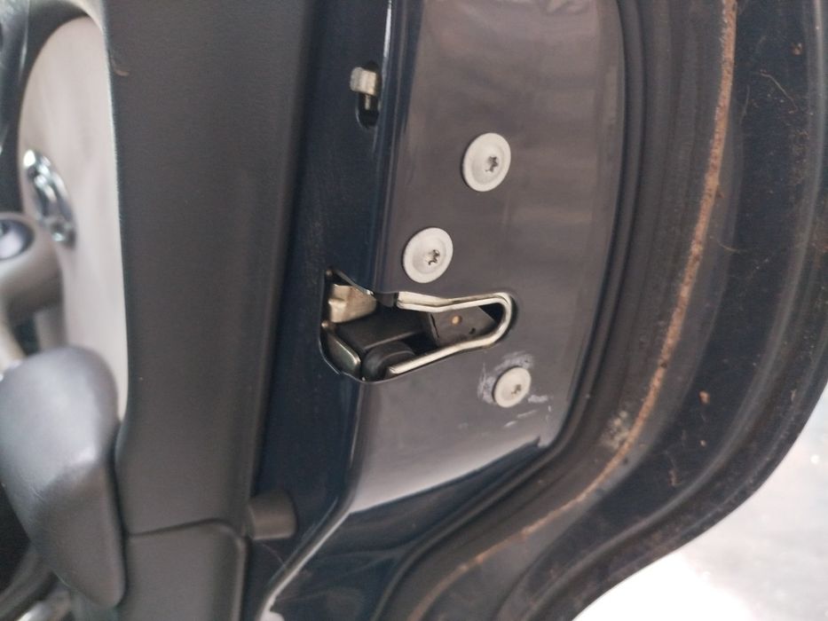 Fechadura / fecho porta trás direito ROVER 75 (RJ)