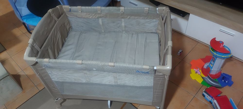 Berço de viagem.