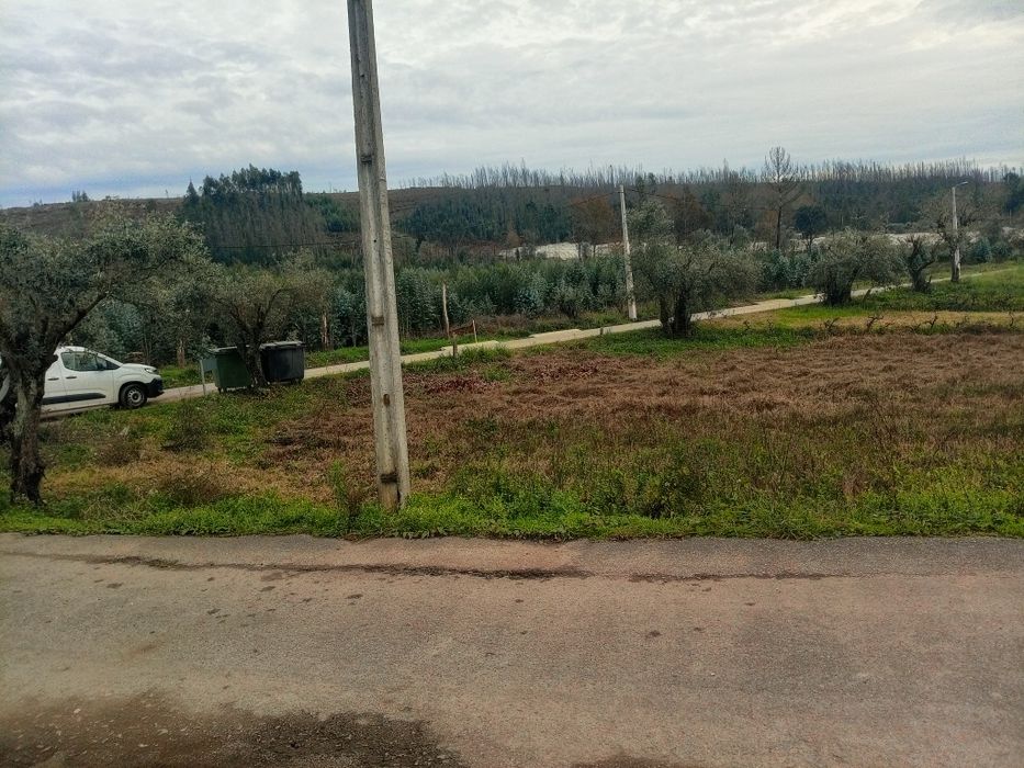 Terreno urbano com projeto em aprovação para uma moradia T3