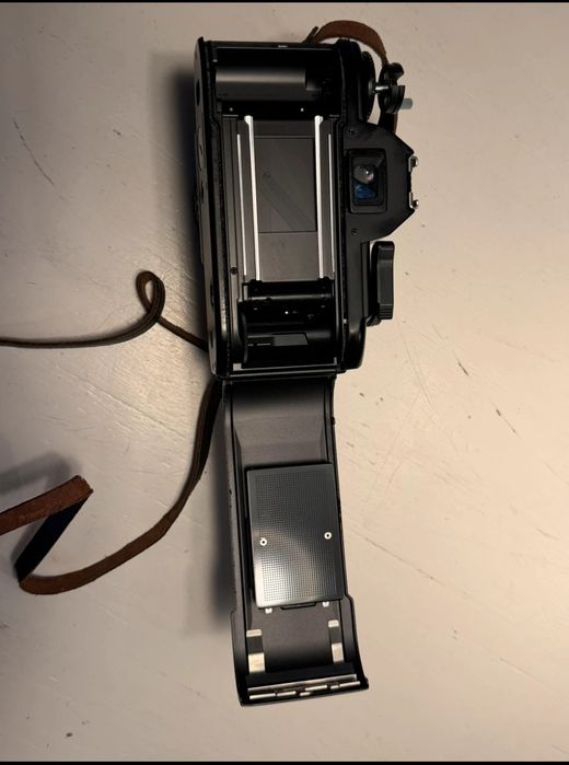 Máquina analógica Nikon EM - filme 35mm