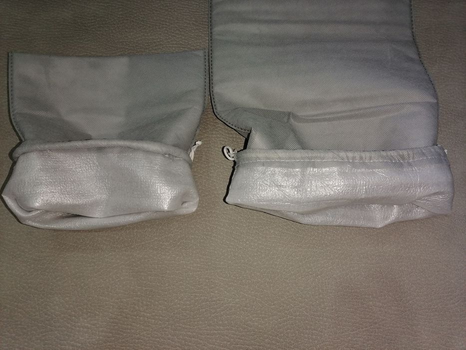 2 Sponge-Lined Bags423753861625948161
