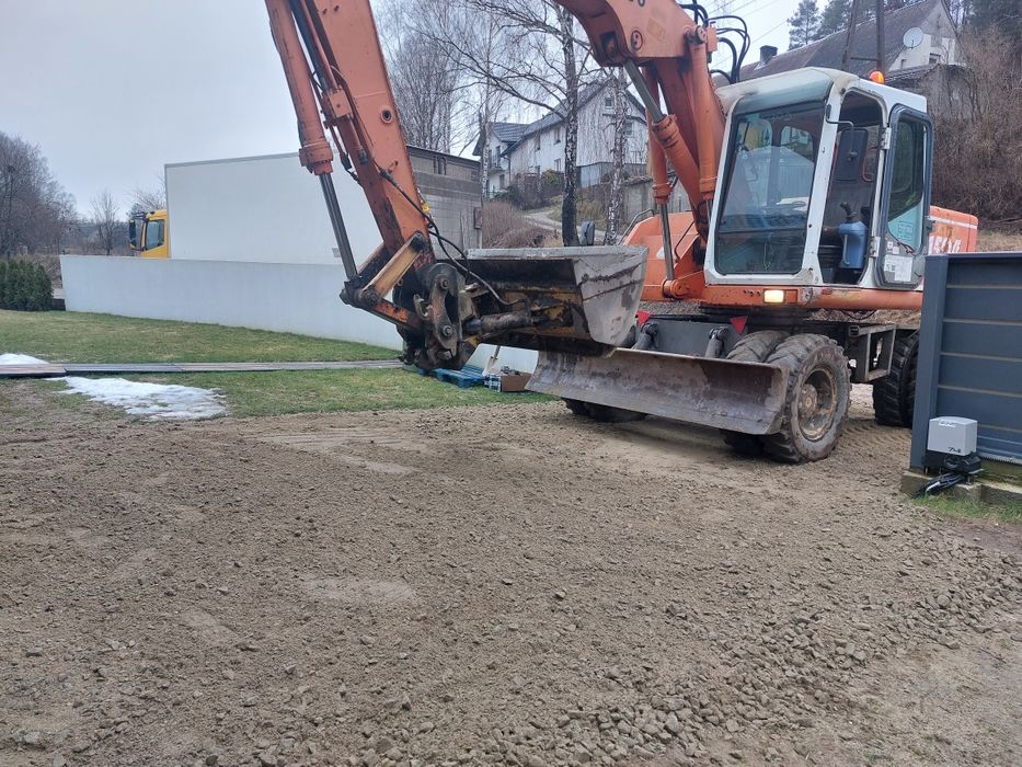 Roboty ziemne usługi koparka