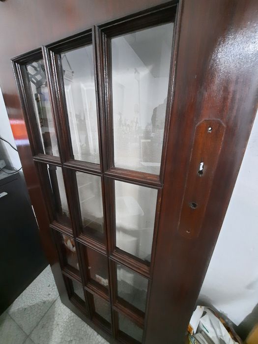 Porta de vidros em mogno