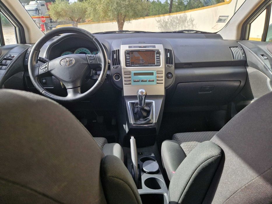 Toyota Corolla Verso 2.2D4D 136cv 7 Lugares