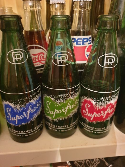 Garrafas antigas pirogravadas