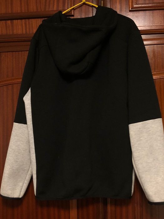 Casaco Nike tech fleece preto e cinza
