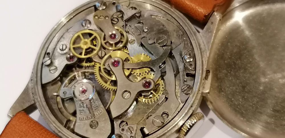 Relógio antigo cervine cronografo