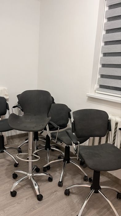 Стільці для офісу ,чи перукарні