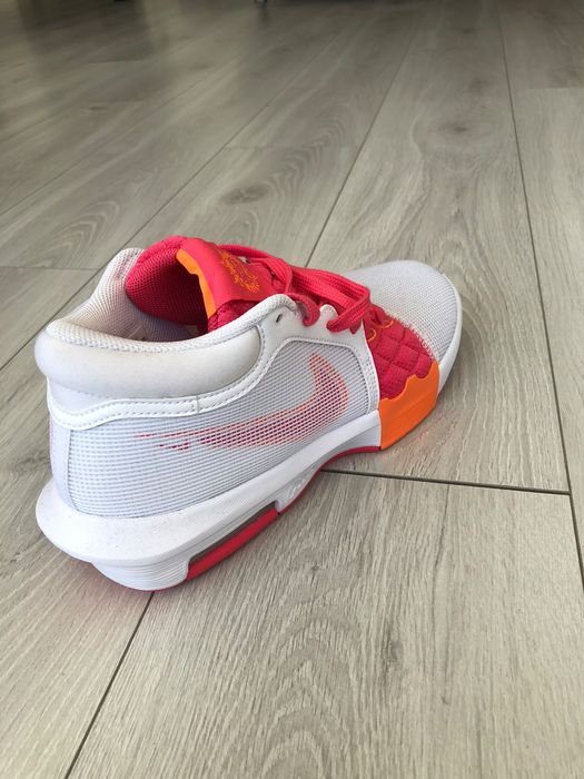 Lebron Witness VIII