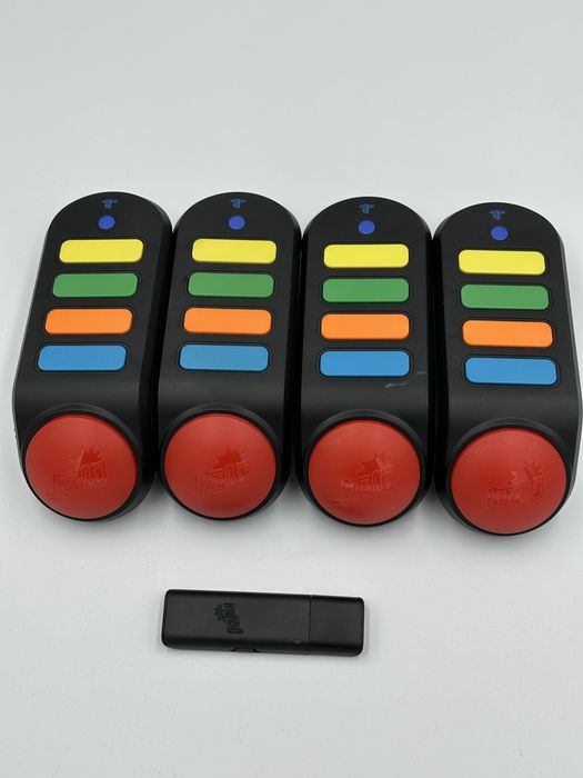 Piloty Buzz! Buzzery Świat Quizów + Dongle USB + Worek - PS3
