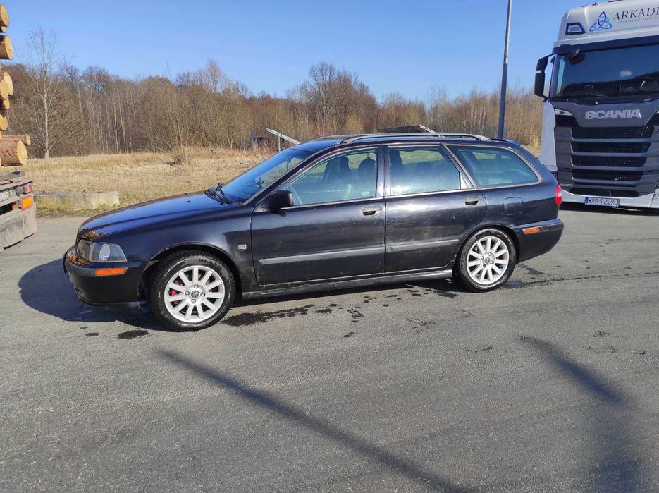 Volvo v40, stan ideal