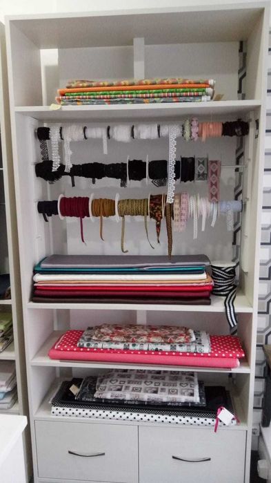 Estantes utilizadas numa Retrosaria