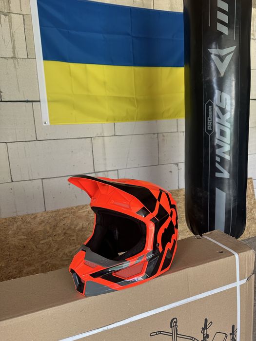 Продам FOX RACING Mips мотокросовий шолом
