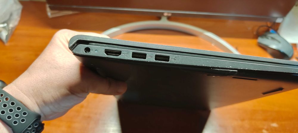 DELL Vostro 3520 1235u 16G  SSD 256G SSD 128 FHD IPS 120HZ