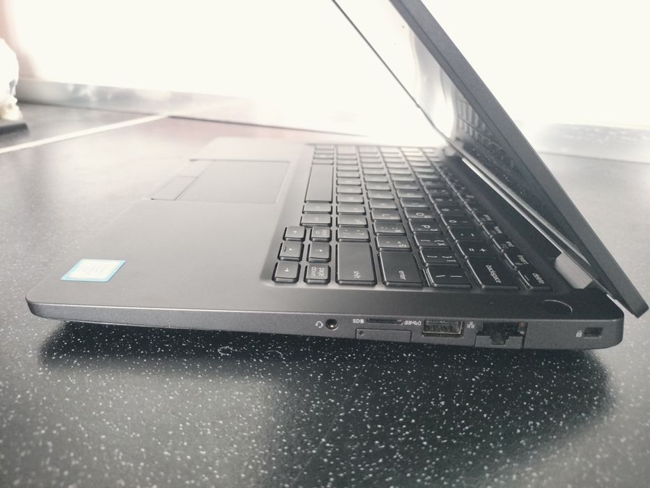 Dell Latitude 5300, 13.3" FHD, i5-8365U, 8GB DDR4, 256GB Nvme